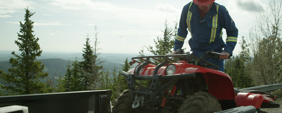 Blog-Imágenes-Blackline-Seguridad-riesgo-de-caída-Loner-Bridge-dispositivos-para-trabajadores-aislados