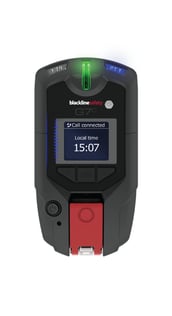 Dispositivo para trabajadores aislados que recibe una llamada del SOC de Blackline.