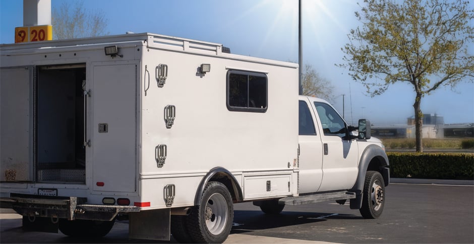 Marco estaba trabajando solo y se quedó atrapado en la parte trasera de un camión en un día caluroso. Por suerte, llevaba consigo su dispositivo Blackline Safety Lone Worker y pudo pedir ayuda.