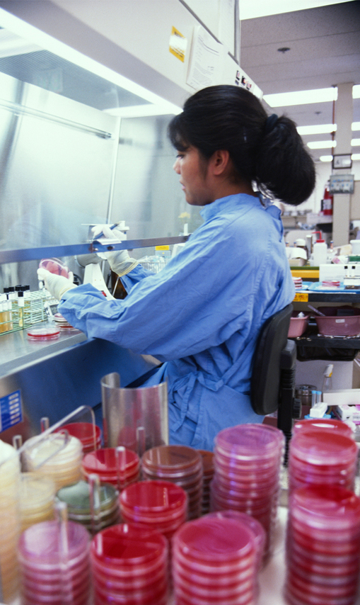 trabajador de biotecnología-farmacéutica-detección de gases