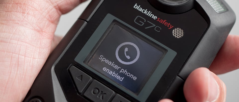 A diferencia de un detector de gas tradicional, el detector de gas inalámbrico G7 incluye llamadas de voz bidireccionales opcionales.