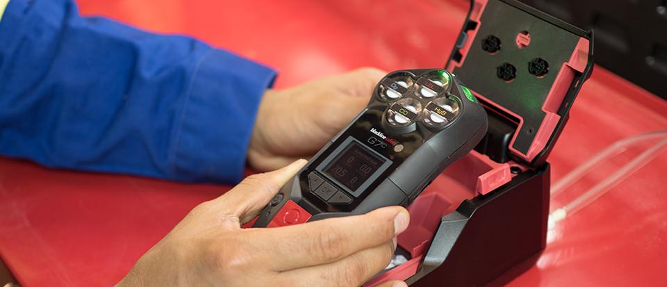 Monitor de cuatro gases con base